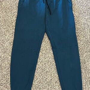 Men's AE Jogger Pants- small